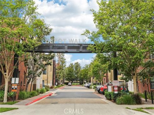 551 W Maple Avenue, Orange, CA