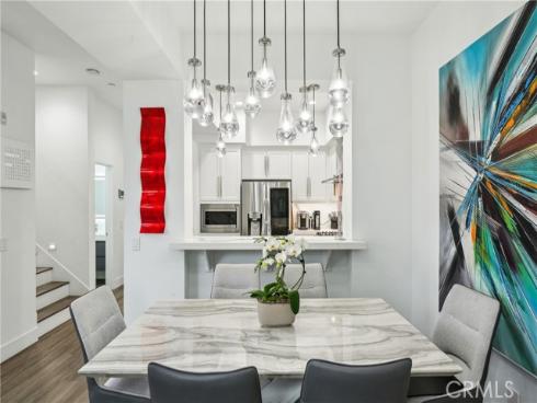 551 W Maple Avenue, Orange, CA