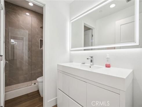 551 W Maple Avenue, Orange, CA