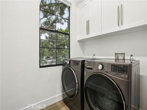 551 W Maple Avenue, Orange, CA