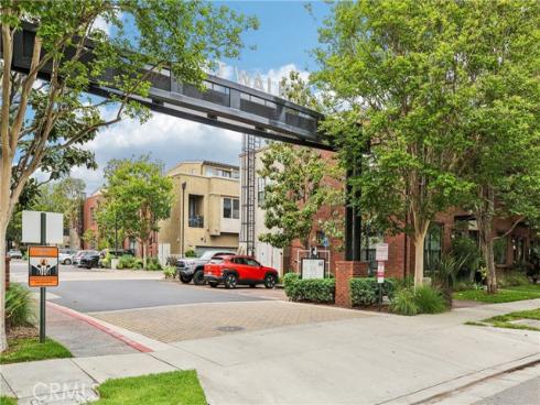 551 W Maple Avenue, Orange, CA