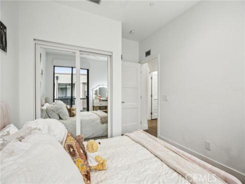 551 W Maple Avenue, Orange, CA