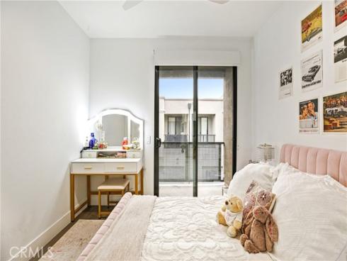 551 W Maple Avenue, Orange, CA