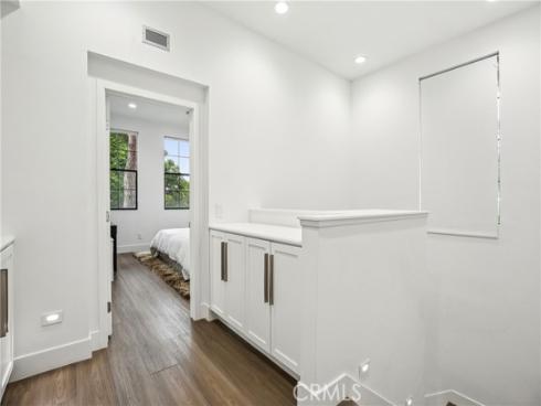 551 W Maple Avenue, Orange, CA