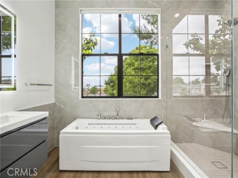 551 W Maple Avenue, Orange, CA