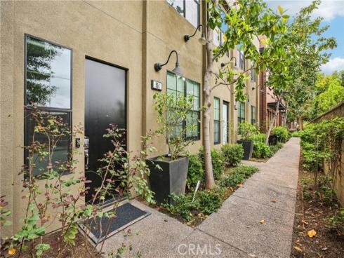 551 W Maple Avenue, Orange, CA