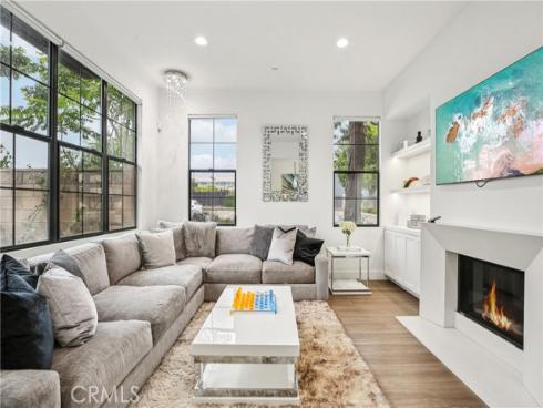 551 W Maple Avenue, Orange, CA