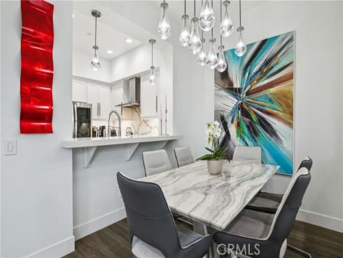 551 W Maple Avenue, Orange, CA