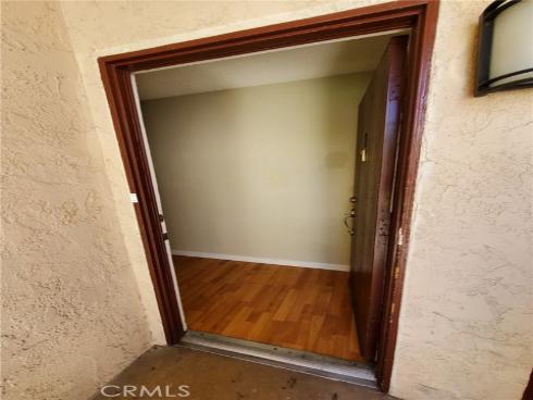 700 W La Veta  F2  Avenue, Orange, CA