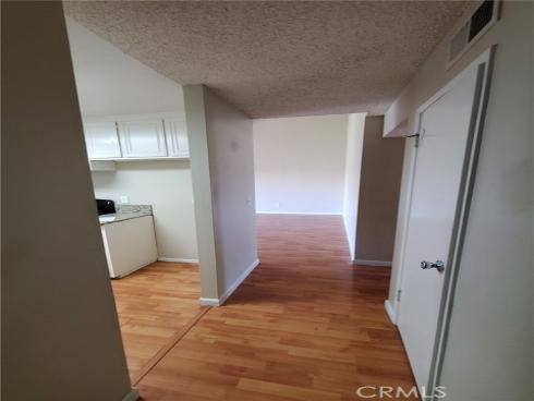 700 W La Veta  F2  Avenue, Orange, CA