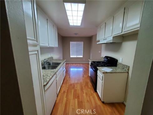 700 W La Veta  F2  Avenue, Orange, CA