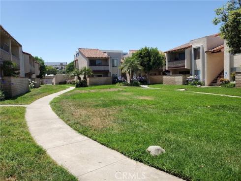 700 W La Veta  F2  Avenue, Orange, CA