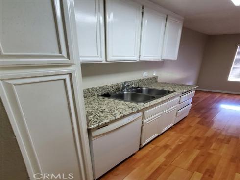 700 W La Veta  F2  Avenue, Orange, CA