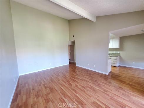 700 W La Veta  F2  Avenue, Orange, CA