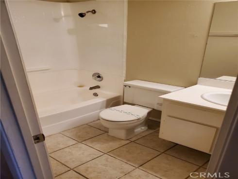 700 W La Veta  F2  Avenue, Orange, CA