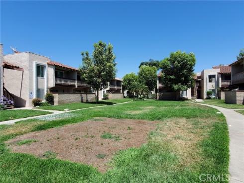 700 W La Veta  F2  Avenue, Orange, CA