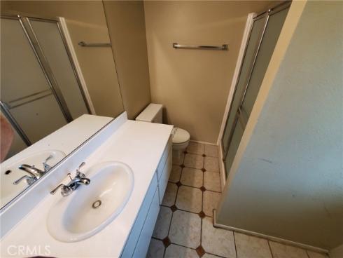 700 W La Veta  F2  Avenue, Orange, CA