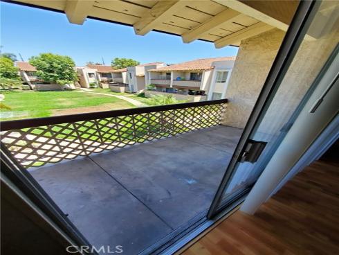 700 W La Veta  F2  Avenue, Orange, CA