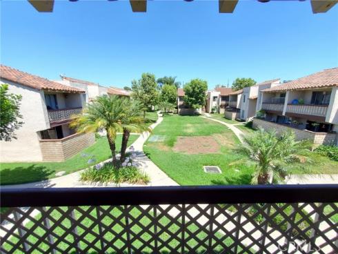 700 W La Veta  F2  Avenue, Orange, CA