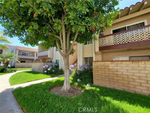 700 W La Veta  F2  Avenue, Orange, CA