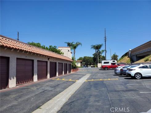 700 W La Veta  F2  Avenue, Orange, CA