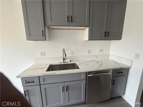 700 West La Veta Avenue E4