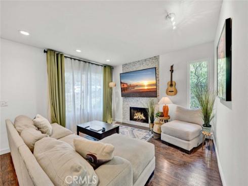 177 N. Singingwood Street 22