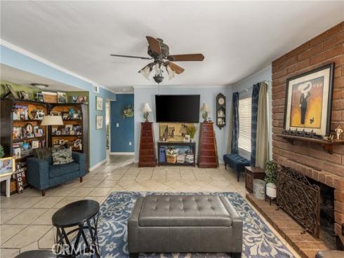 2042 W Beverly , Orange, CA