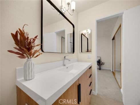 700 W La Veta  I-8 , Orange, CA