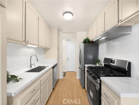 700 W La Veta  I-8 , Orange, CA