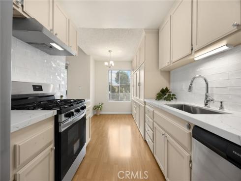 700 W La Veta  I-8 , Orange, CA