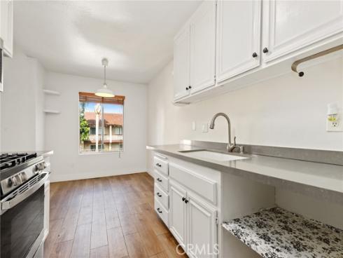 700 W La Veta  T4  Avenue, Orange, CA