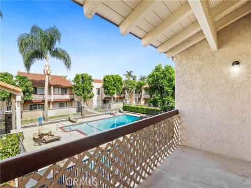 700 W La Veta  T4  Avenue, Orange, CA