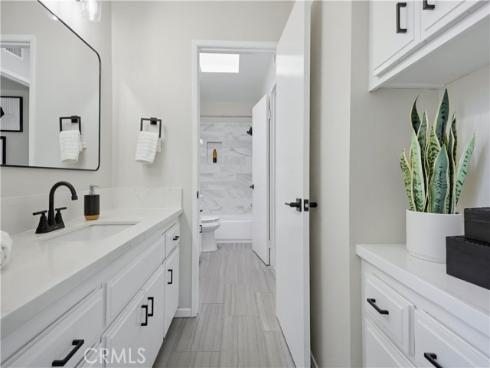 5825 E Creekside 6 Avenue, Orange, CA