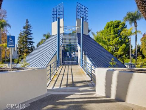 5825 E Creekside 6 Avenue, Orange, CA