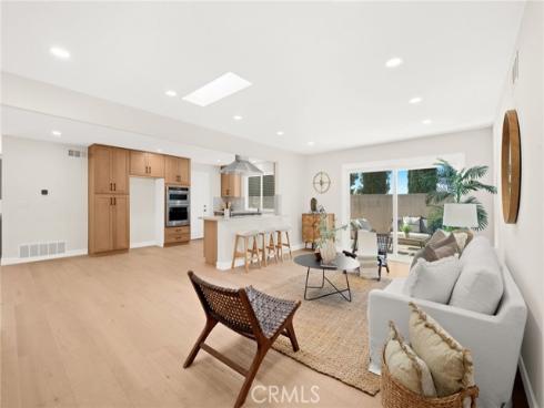 2201 E Oakmont  , Orange, CA