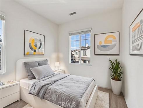 246 W Pebble Creek Ln , Orange, CA