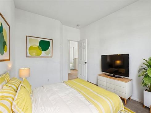 246 W Pebble Creek Ln , Orange, CA