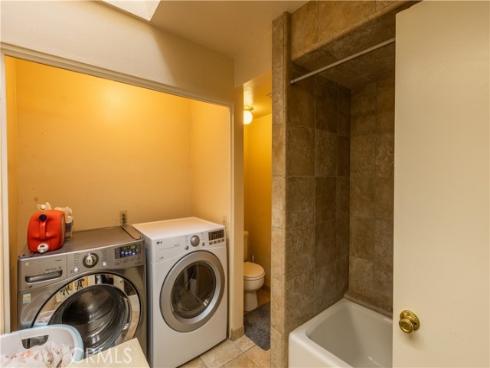 910 E Glendale , Orange, CA