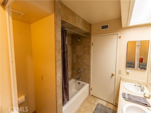 910 E Glendale , Orange, CA