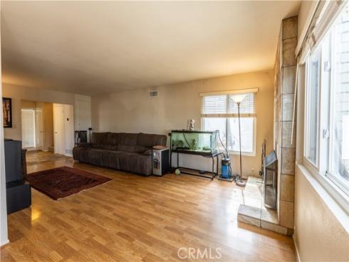 910 E Glendale , Orange, CA