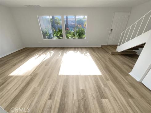 700 W La Veta  , Orange, CA