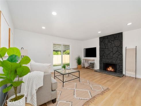 2076 N Diamond , Orange, CA