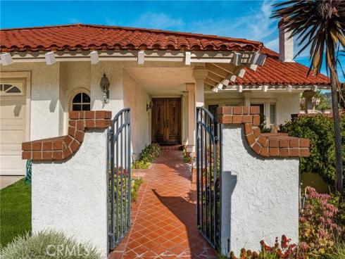 5735 E. Elsinore Avenue