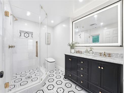 355 N Pine  , Orange, CA