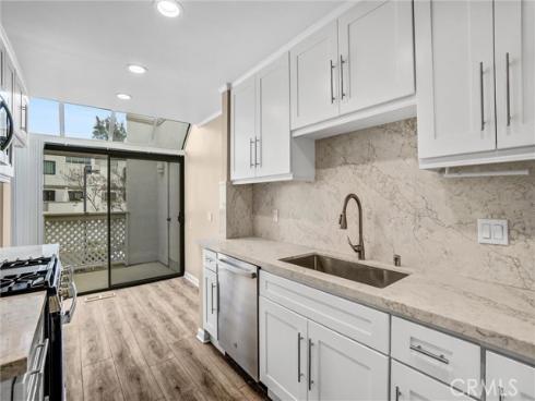 190 N Singingwood  , Orange, CA