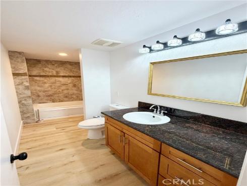 400 S Flower  8 , Orange, CA