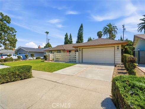 1841 N Lincoln  , Orange, CA