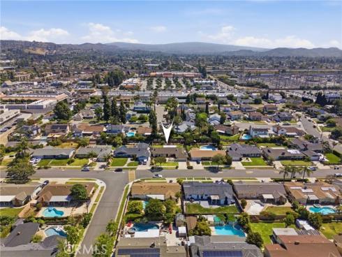1841 N Lincoln  , Orange, CA