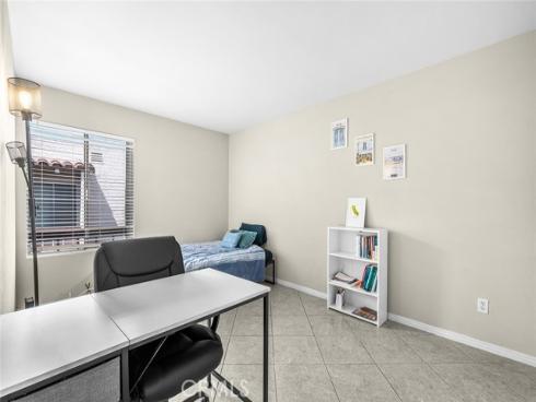 700 W La Veta  , Orange, CA